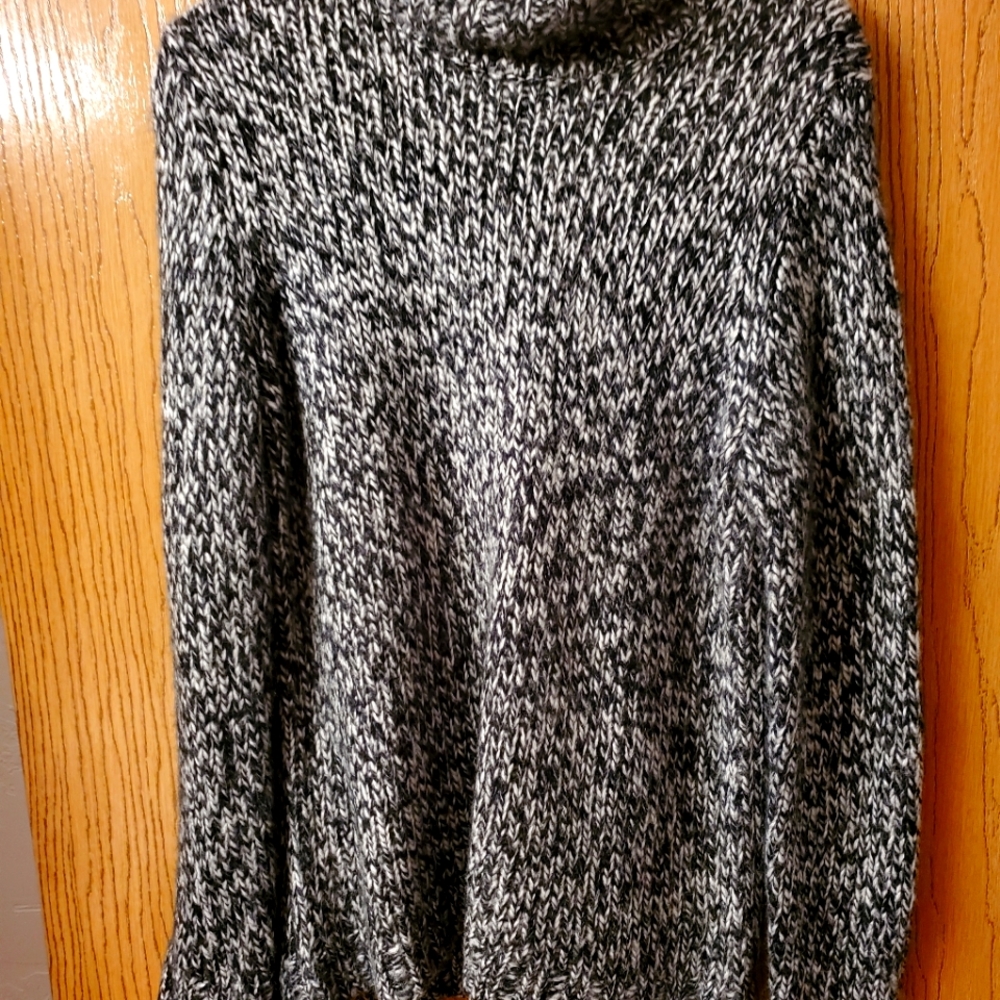 Black & White Sweater by Relativity